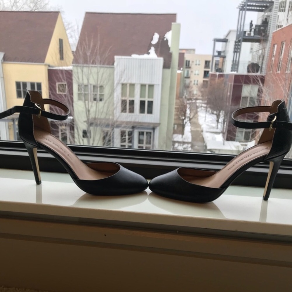 Banana Republic heels!